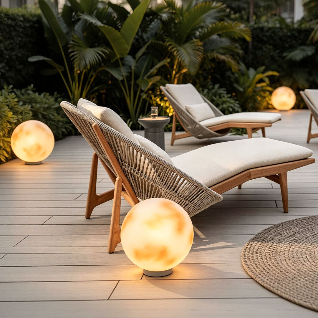 Moon globe pillar post light, main product view