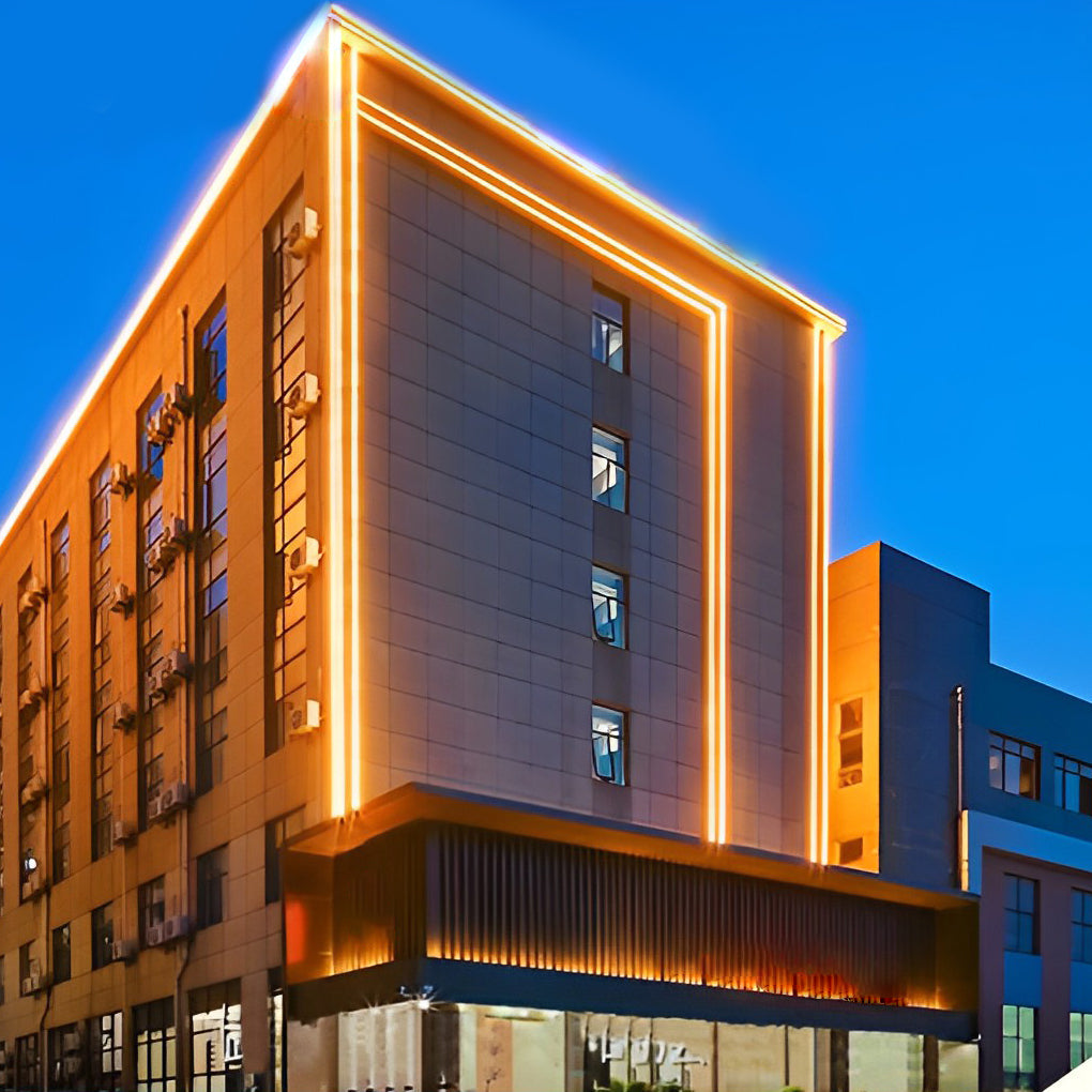 Architectural LED Linear Light, Waterproof Aluminum Strip Lighting for Facades and Outdoor Walls, IP65 Low-Voltage Design