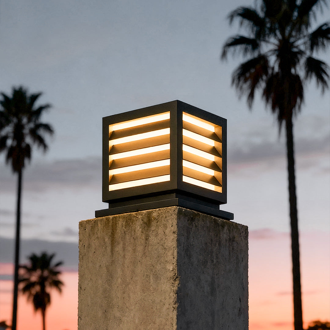 Waterproof LED pillar light used for outdoor landscape lighting