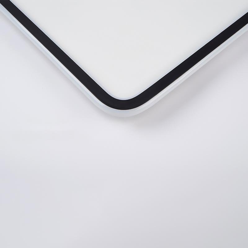 Close-up of the rounded corner on the square frame