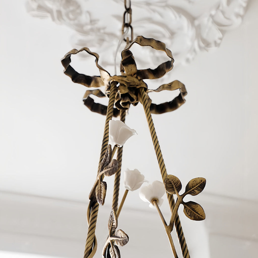 Detail of the leaf elements and chain suspension hardware
