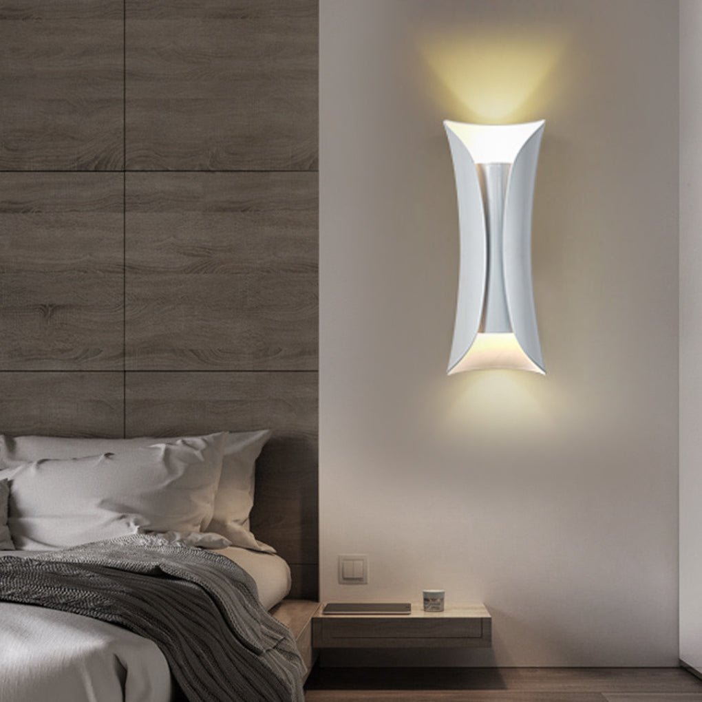 Up Down Wall Light, Nordic Minimalist LED Indoor Sconce for Hallways and Living Rooms, Metal Body in Three Heights